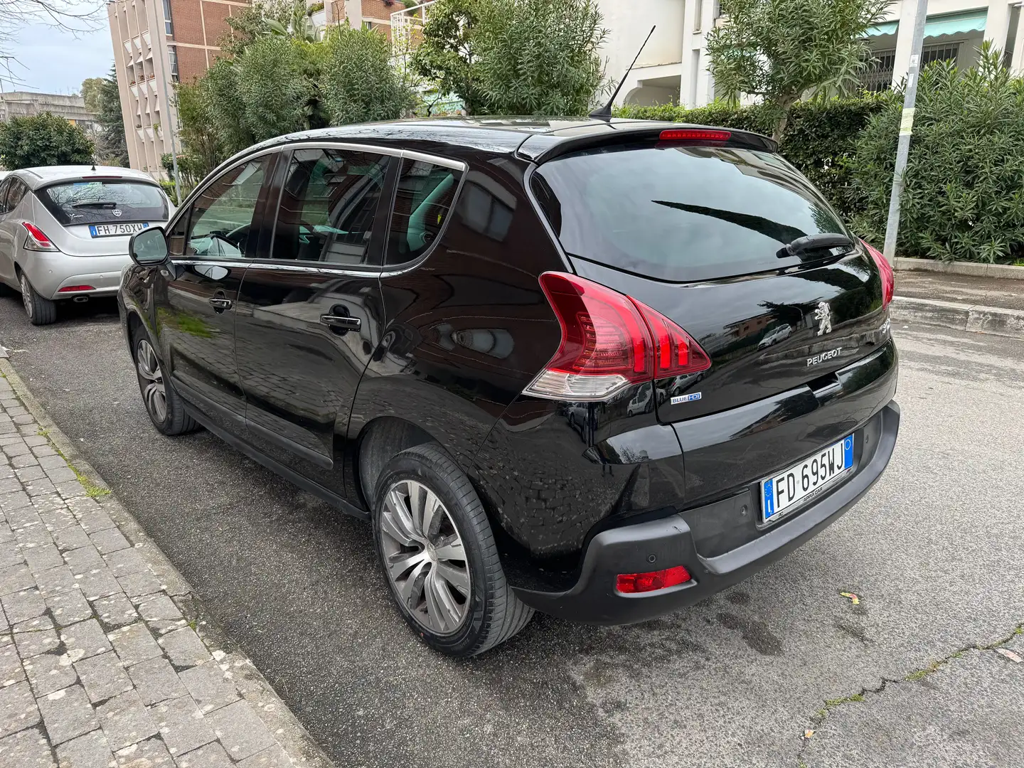 Peugeot 3008 3008 I 1.6 bluehdi Business s Nero - 2