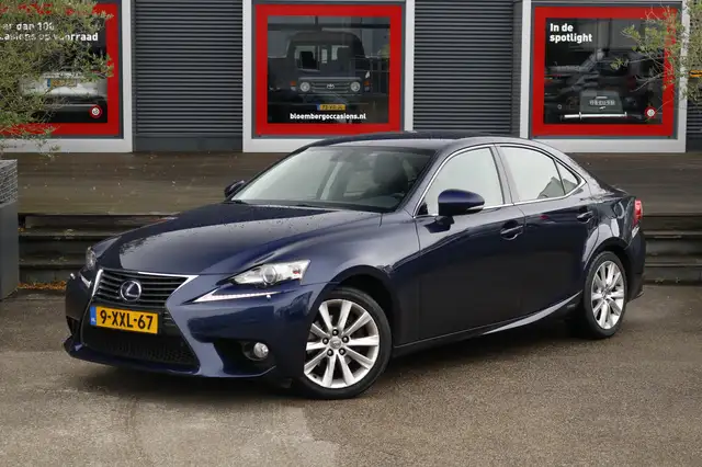 Lexus IS 300 300h Edition | Fabrieksnavigatie |