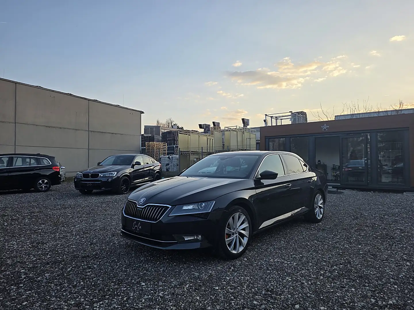 Skoda Superb 2,0 TDI Style DSG Schwarz - 1