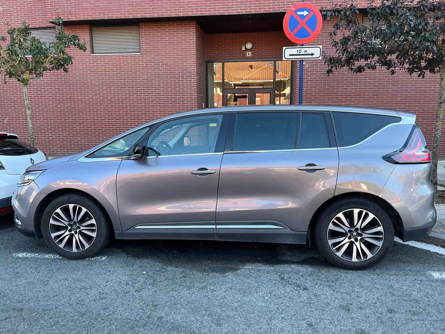 Renault Espace 1.6dCi 160cv INITIALE PARIS Gris - 2