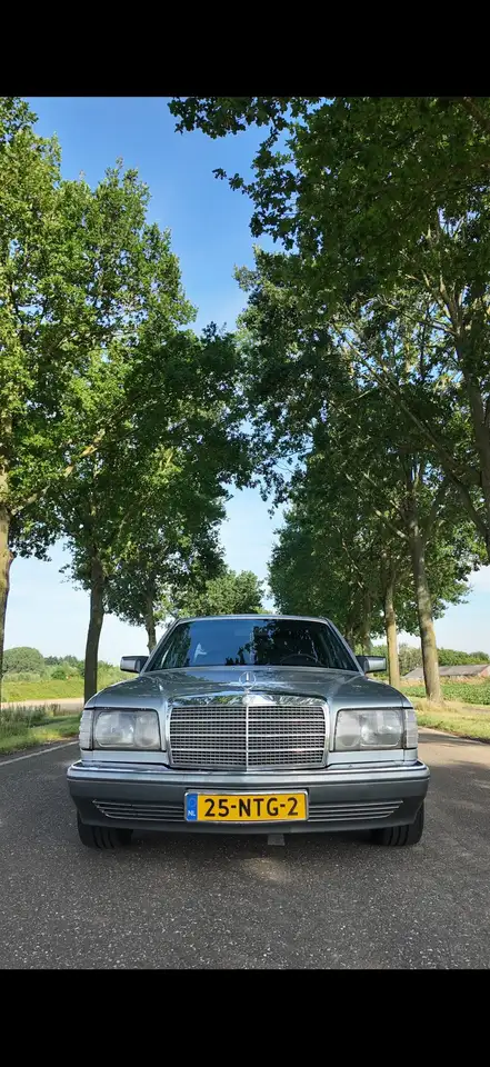 Mercedes-Benz 380 SE, foto 4