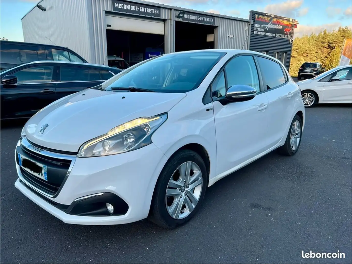 Peugeot 208 1.6 BlueHDi 100 Style Blanc - 1