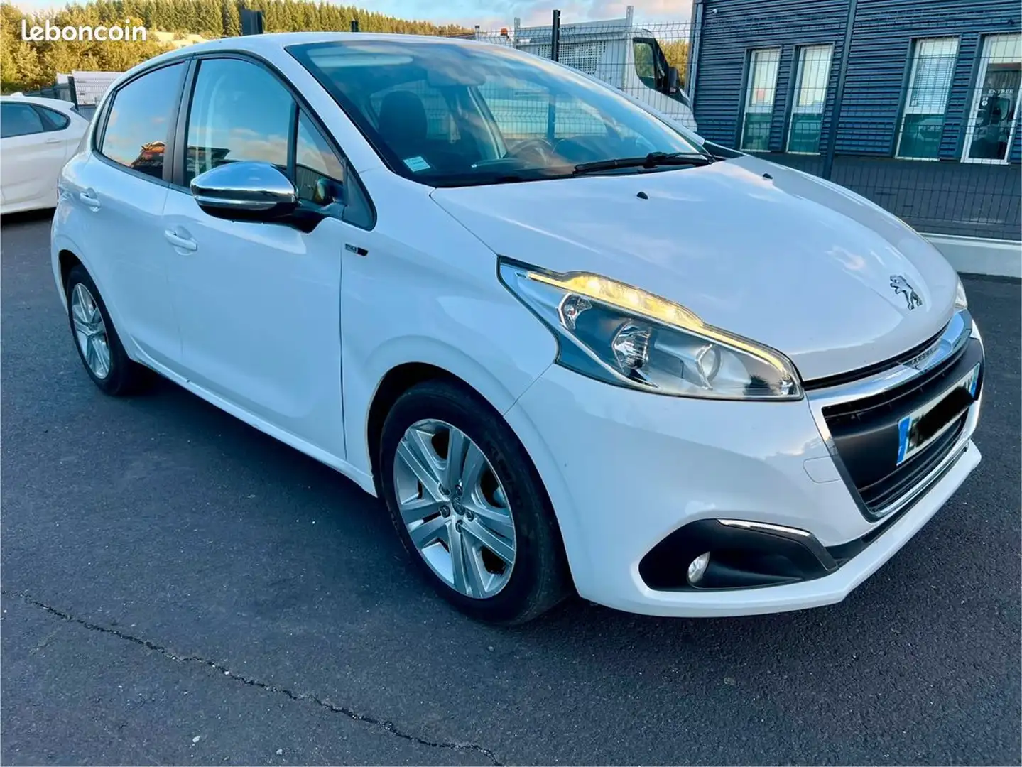 Peugeot 208 1.6 BlueHDi 100 Style Blanc - 2