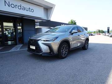 Hybrid 4WD Premium