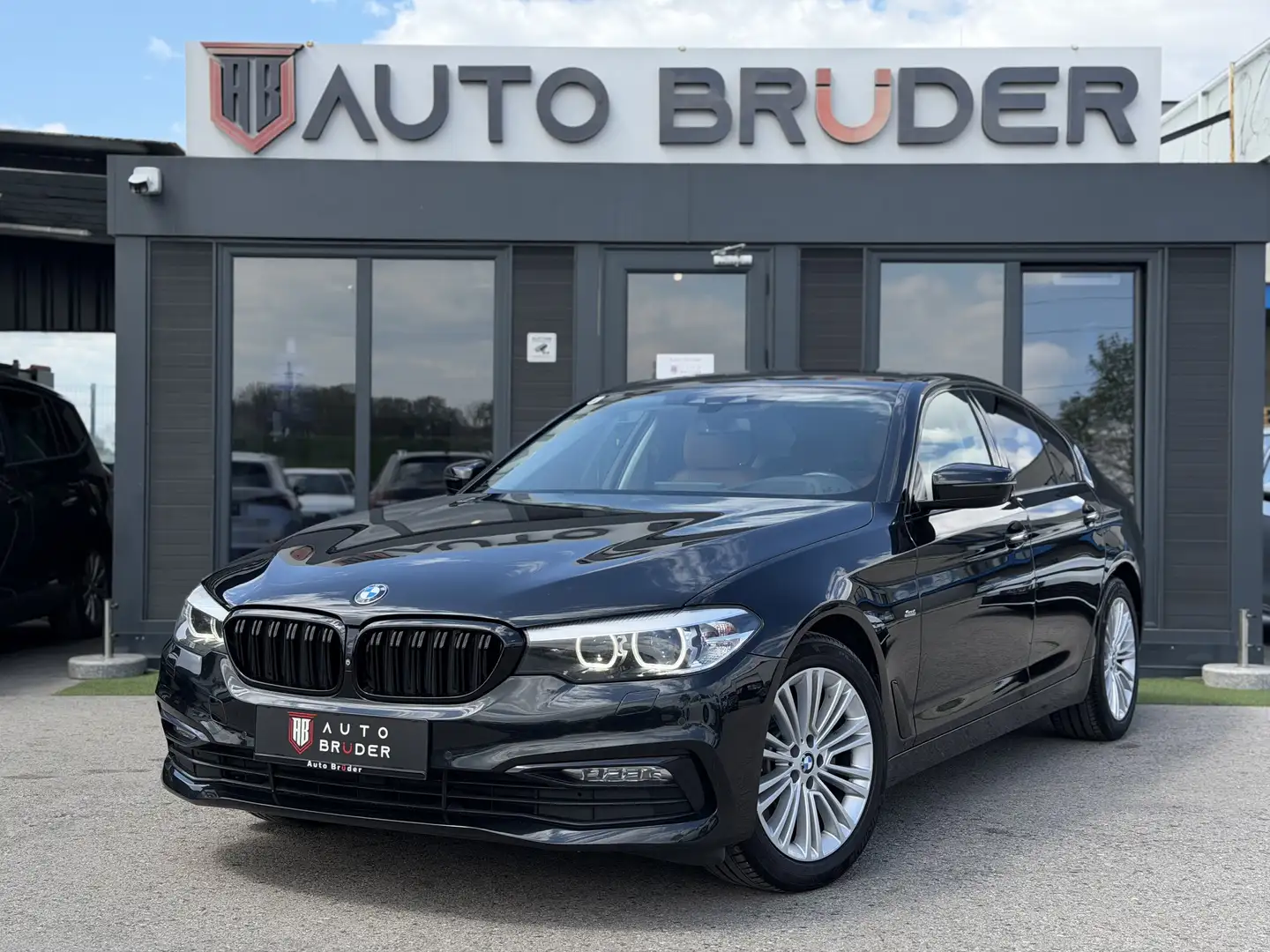 BMW 520 520d xDrive Aut. Sport Line 360°*HUD*Ambiente* Schwarz - 2