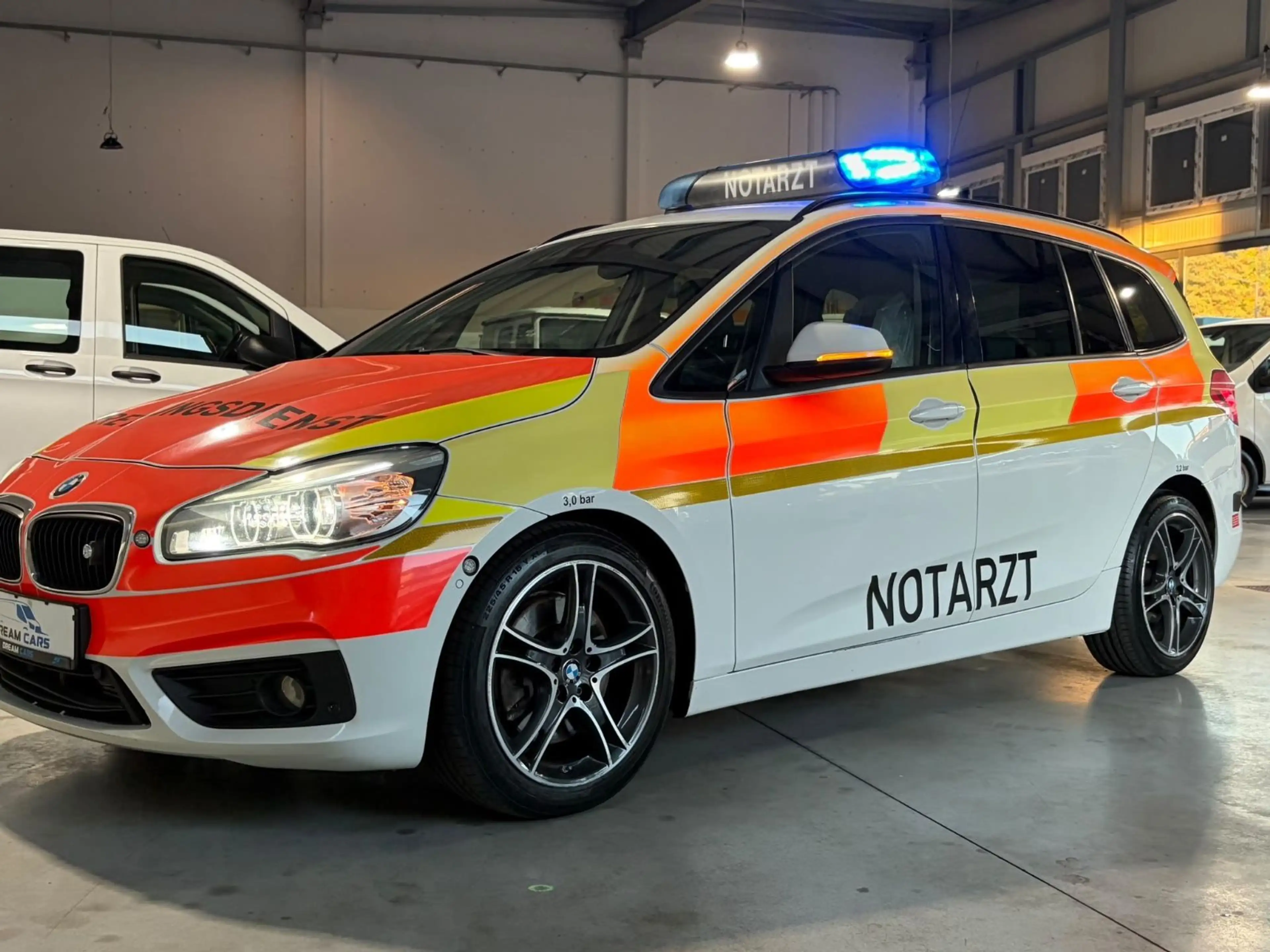 BMW 220 Gran Tourer 220 d xDrive/4x4 ALLRAD*NEF NOTARZT — photo 3