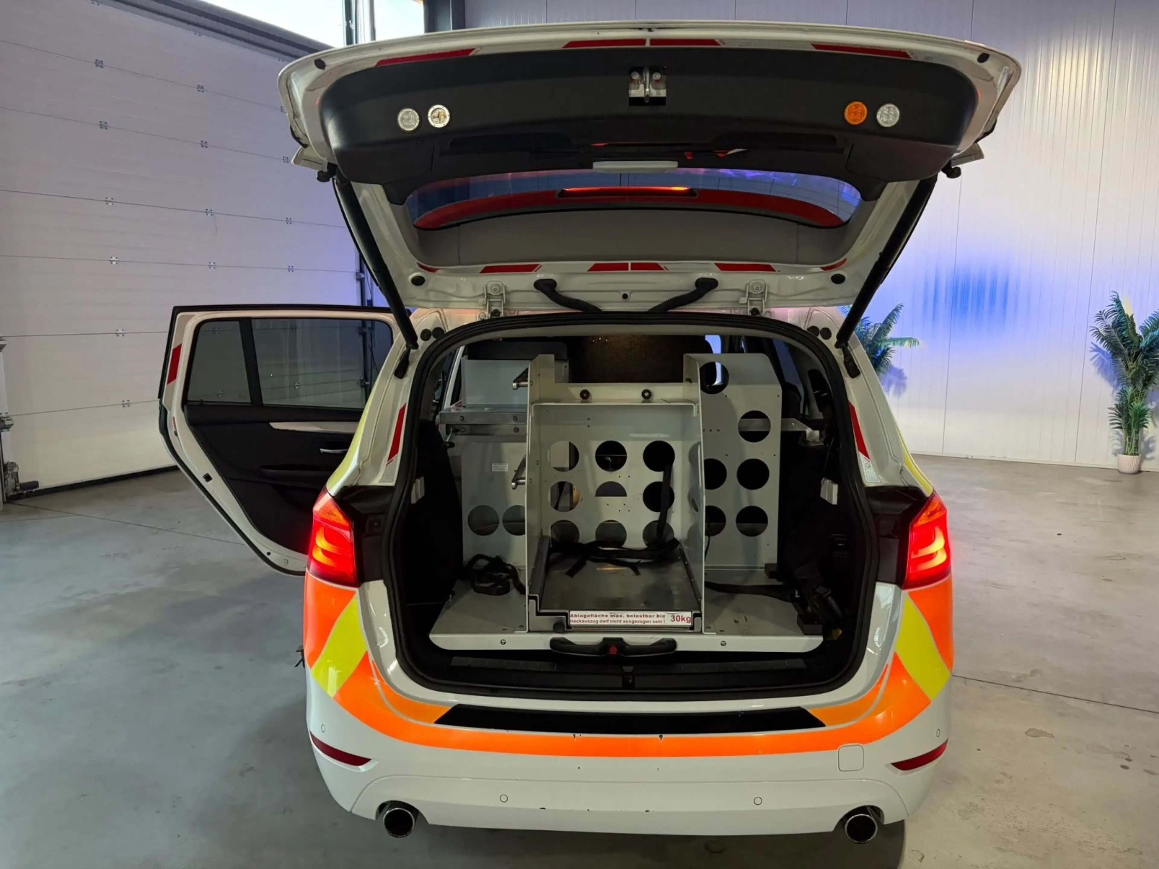 BMW 220 Gran Tourer 220 d xDrive/4x4 ALLRAD*NEF NOTARZT — photo 12