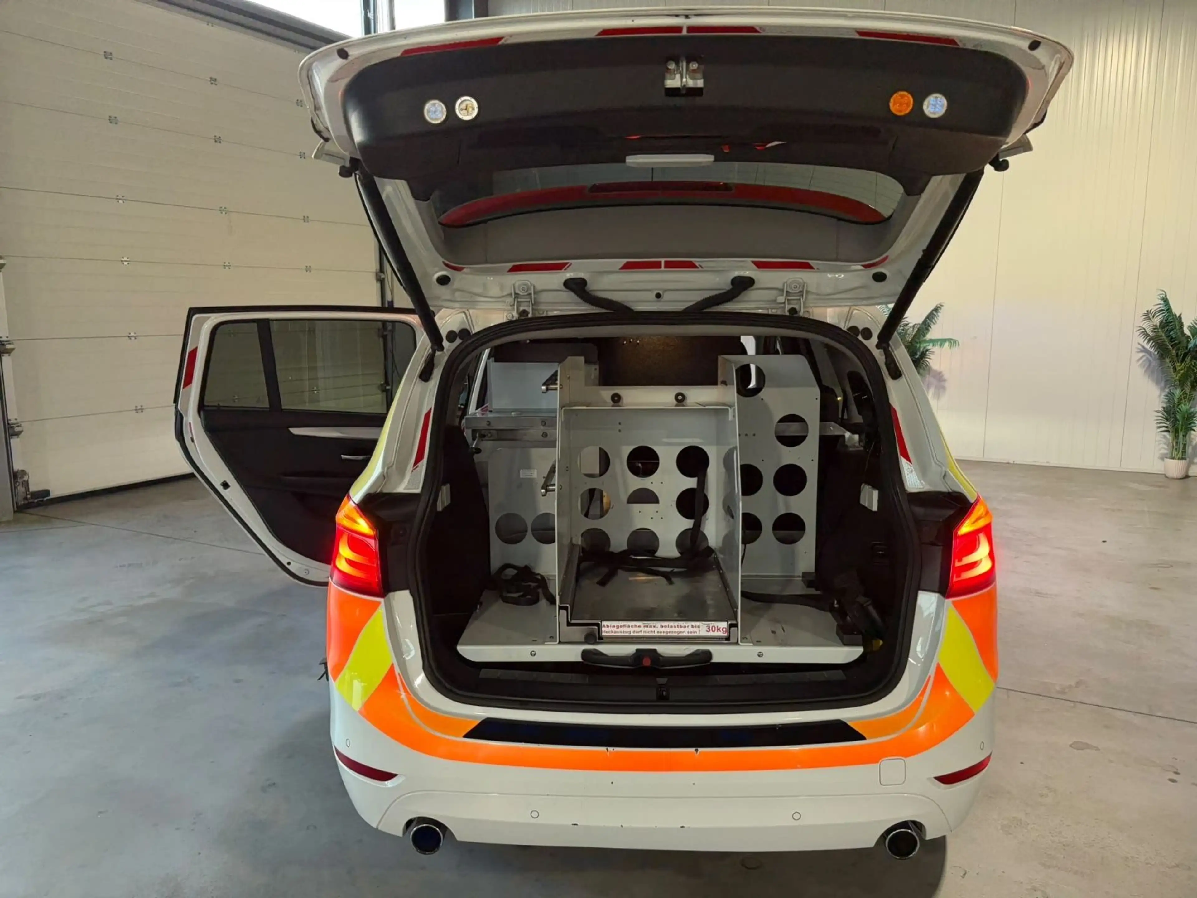 BMW 220 Gran Tourer 220 d xDrive/4x4 ALLRAD*NEF NOTARZT — photo 11