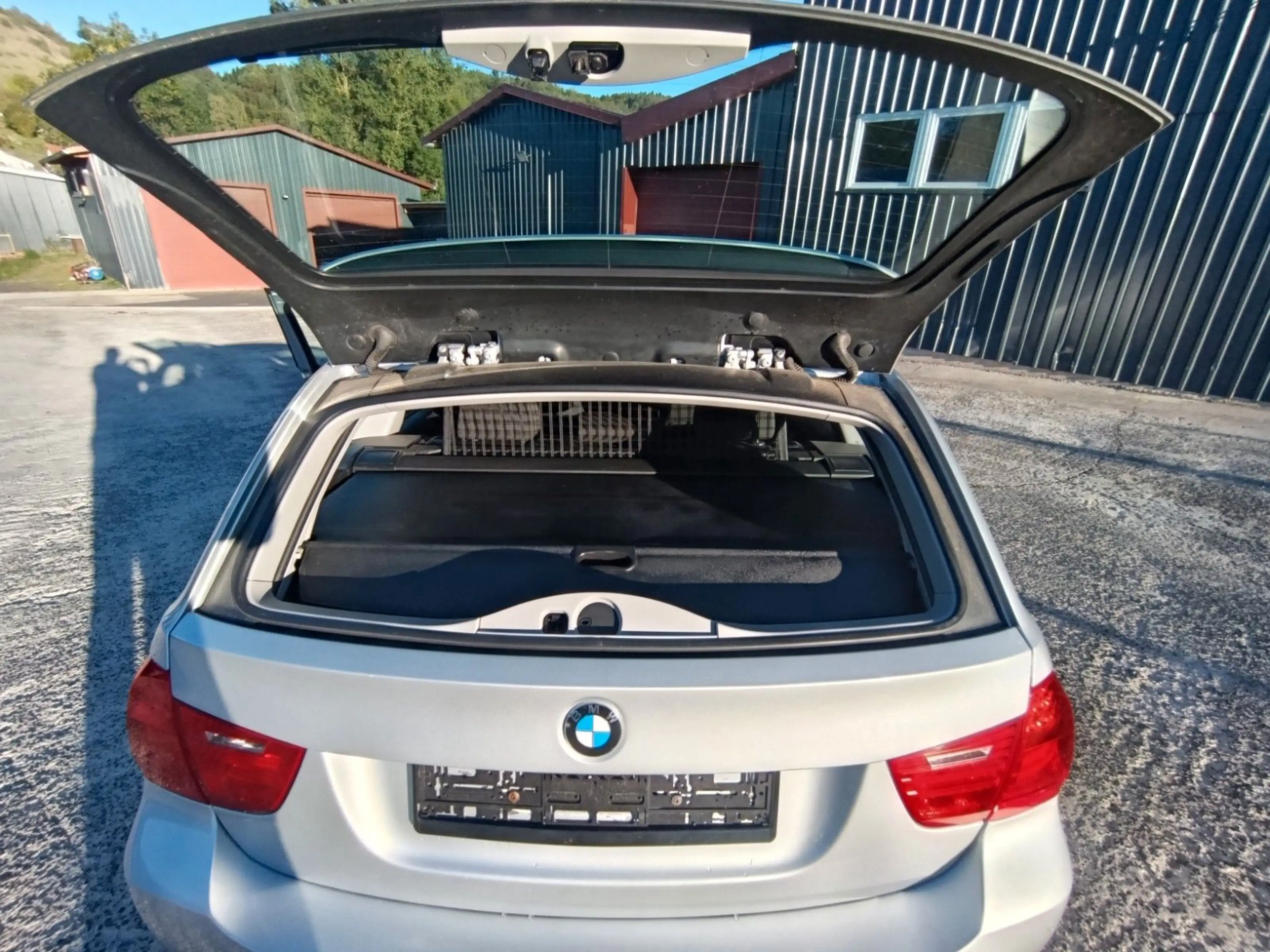 BMW 318 i 3 Touring E 91 Facelift - Sammlerzustand — photo 15
