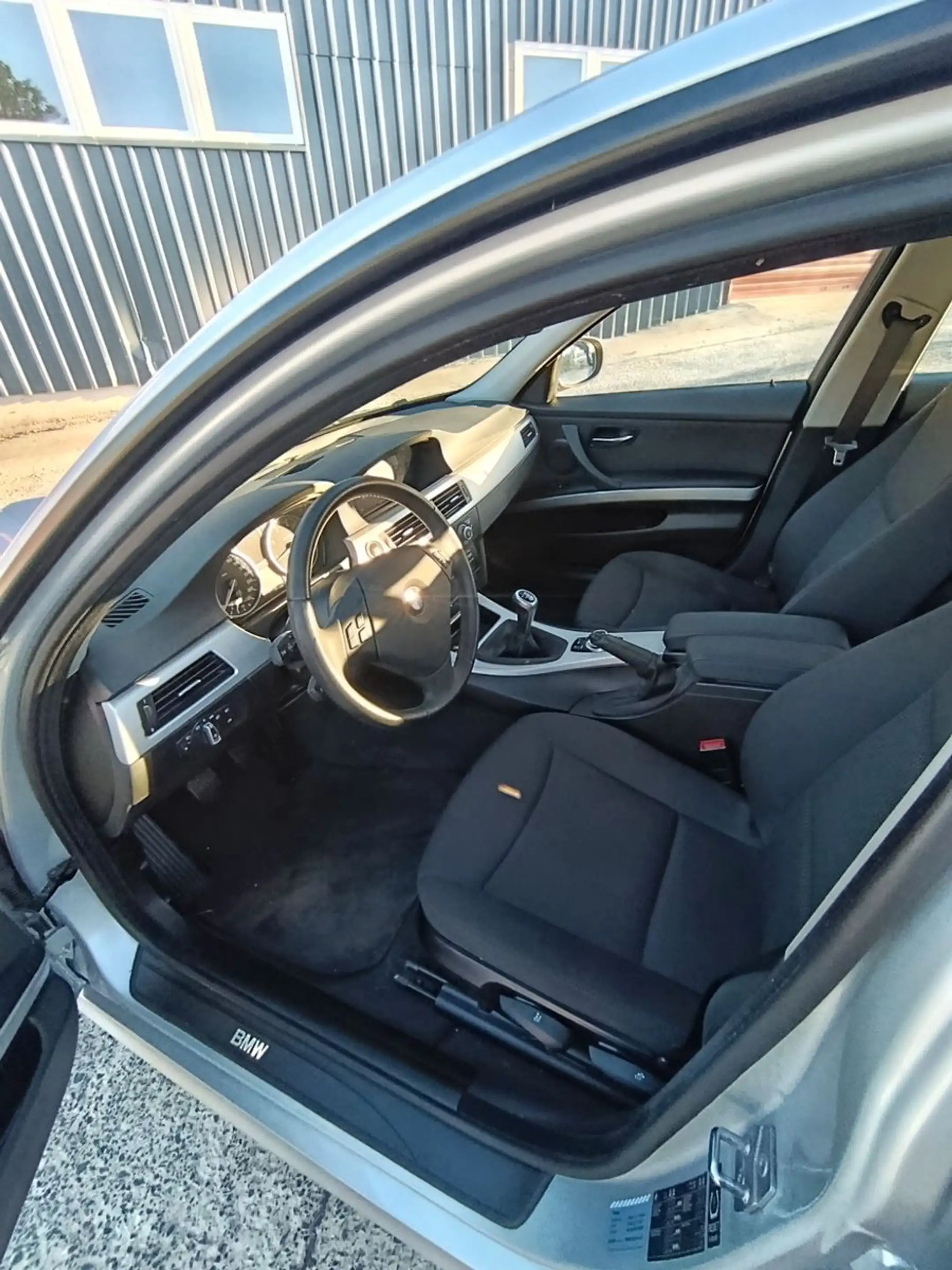 BMW 318 i 3 Touring E 91 Facelift - Sammlerzustand — photo 9