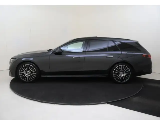 Mercedes-Benz E-Class view 8