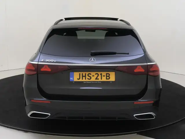 Mercedes-Benz E-Class view 7