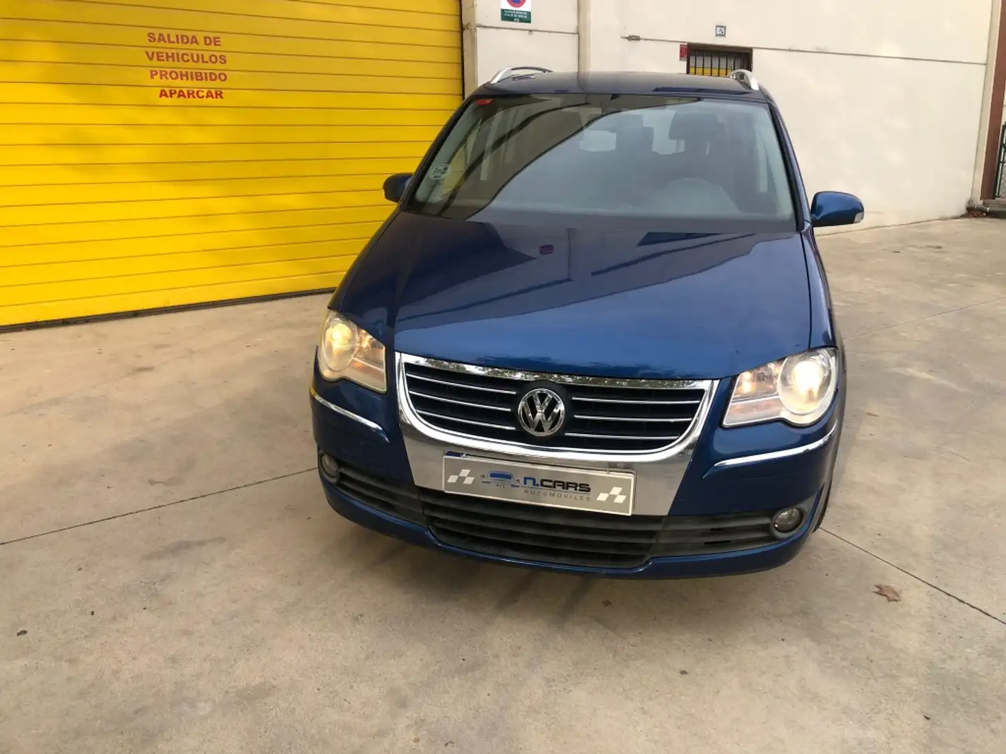 Volkswagen Touran 2.0TDI Traveller DSG 170 plava - 2