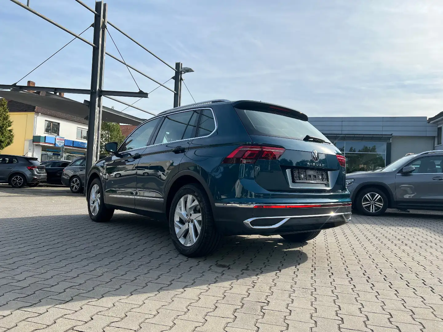 Volkswagen Tiguan 2.0 TDI Elegance 4Motion *LED Navi Leder* Blau - 2