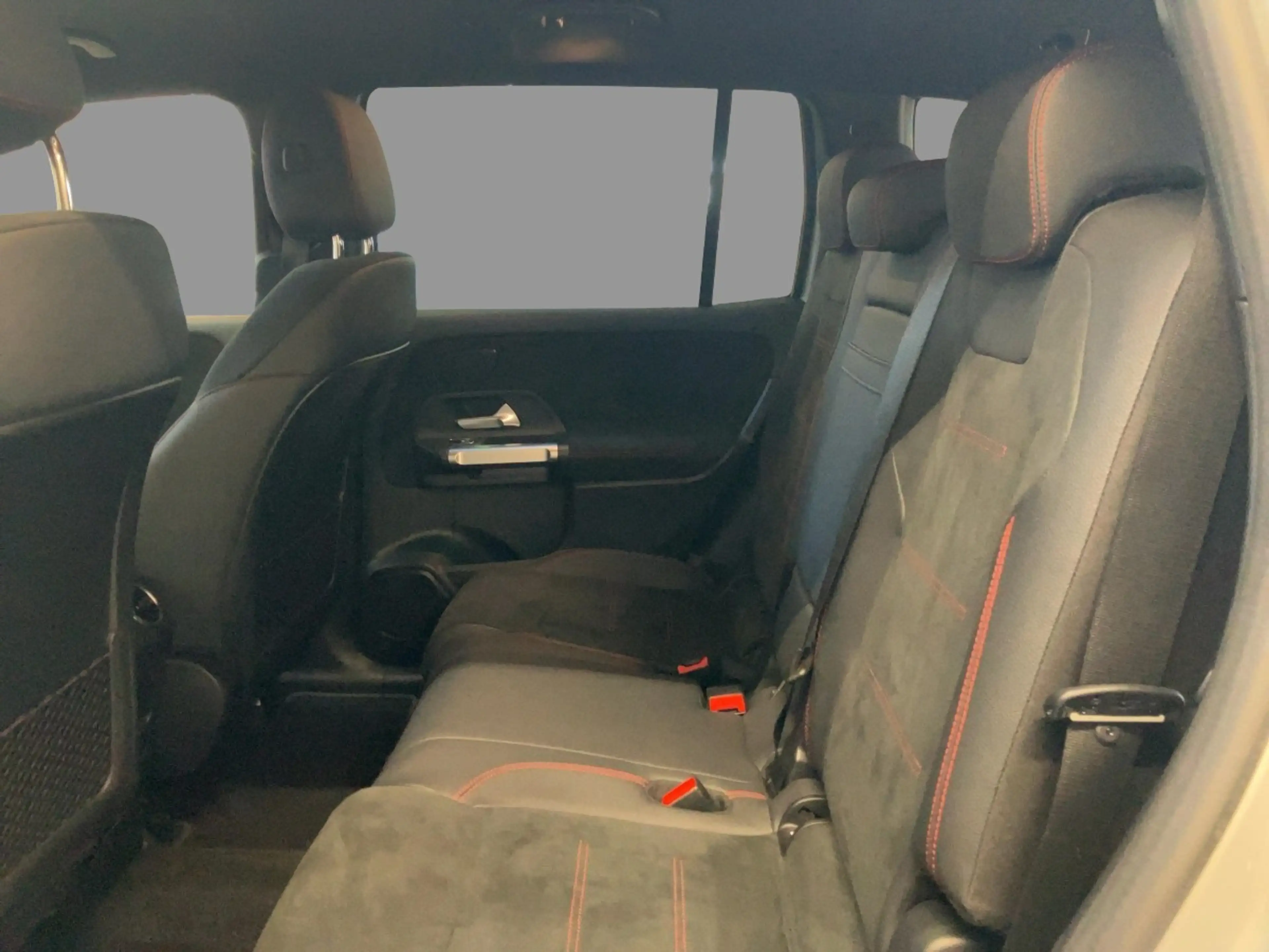 Mercedes-Benz EQB 300 4MATIC Österreich-Edition — photo 7