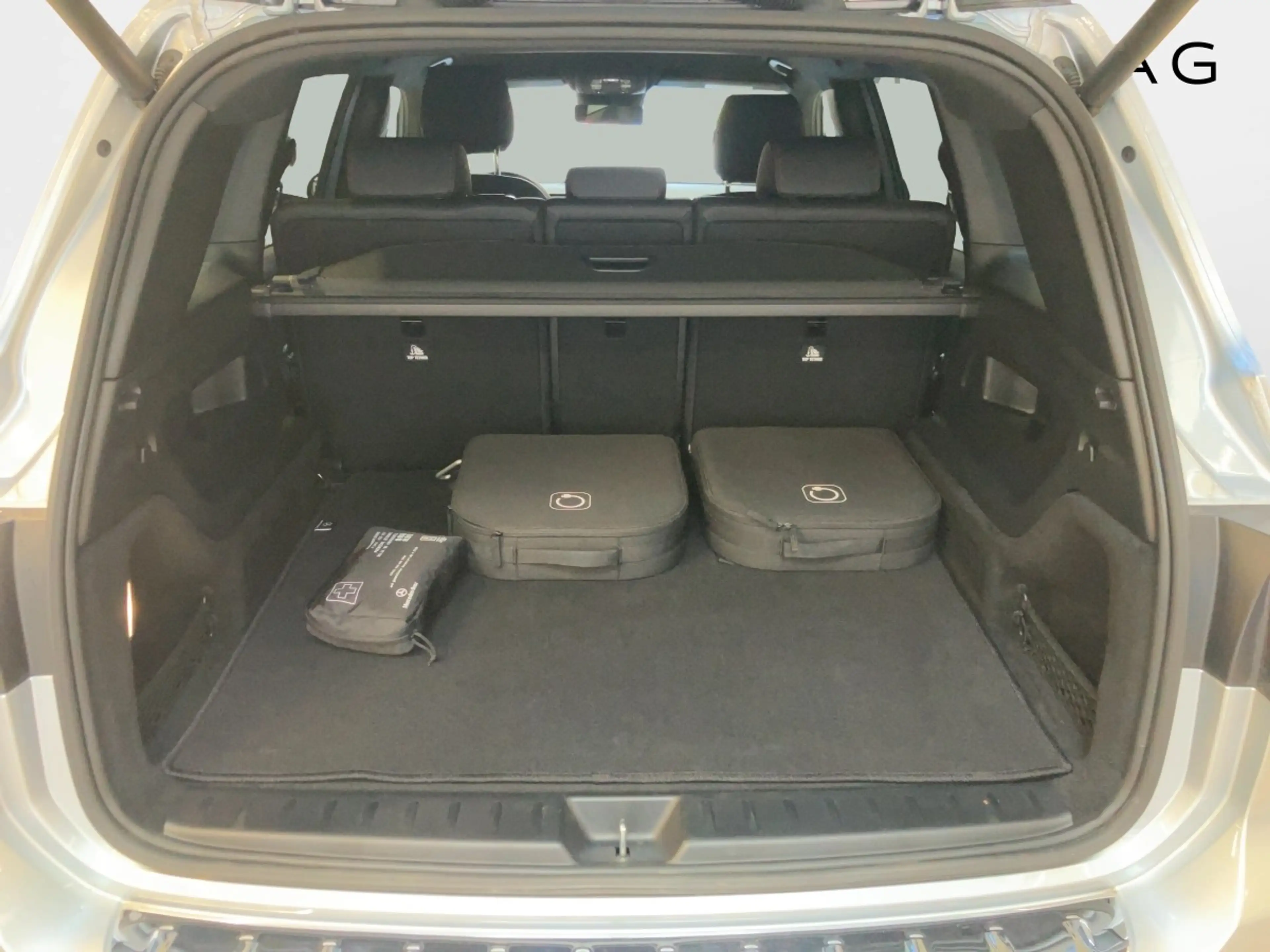 Mercedes-Benz EQB 300 4MATIC Österreich-Edition — photo 5