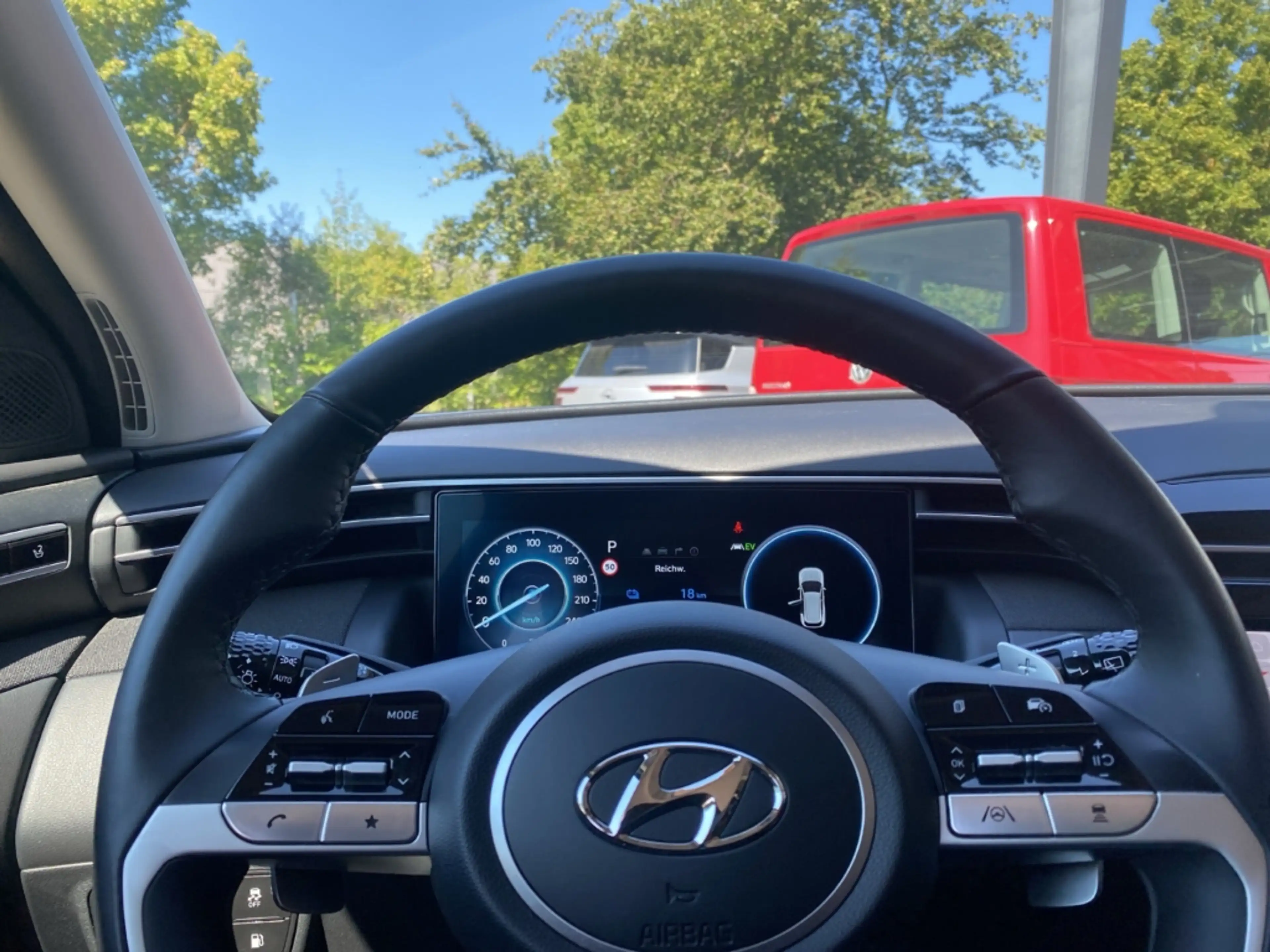 Hyundai TUCSON PHEV Prime 4WD AT-6 AHK Leder Navi Rü.CAM PDC SHZ — photo 12