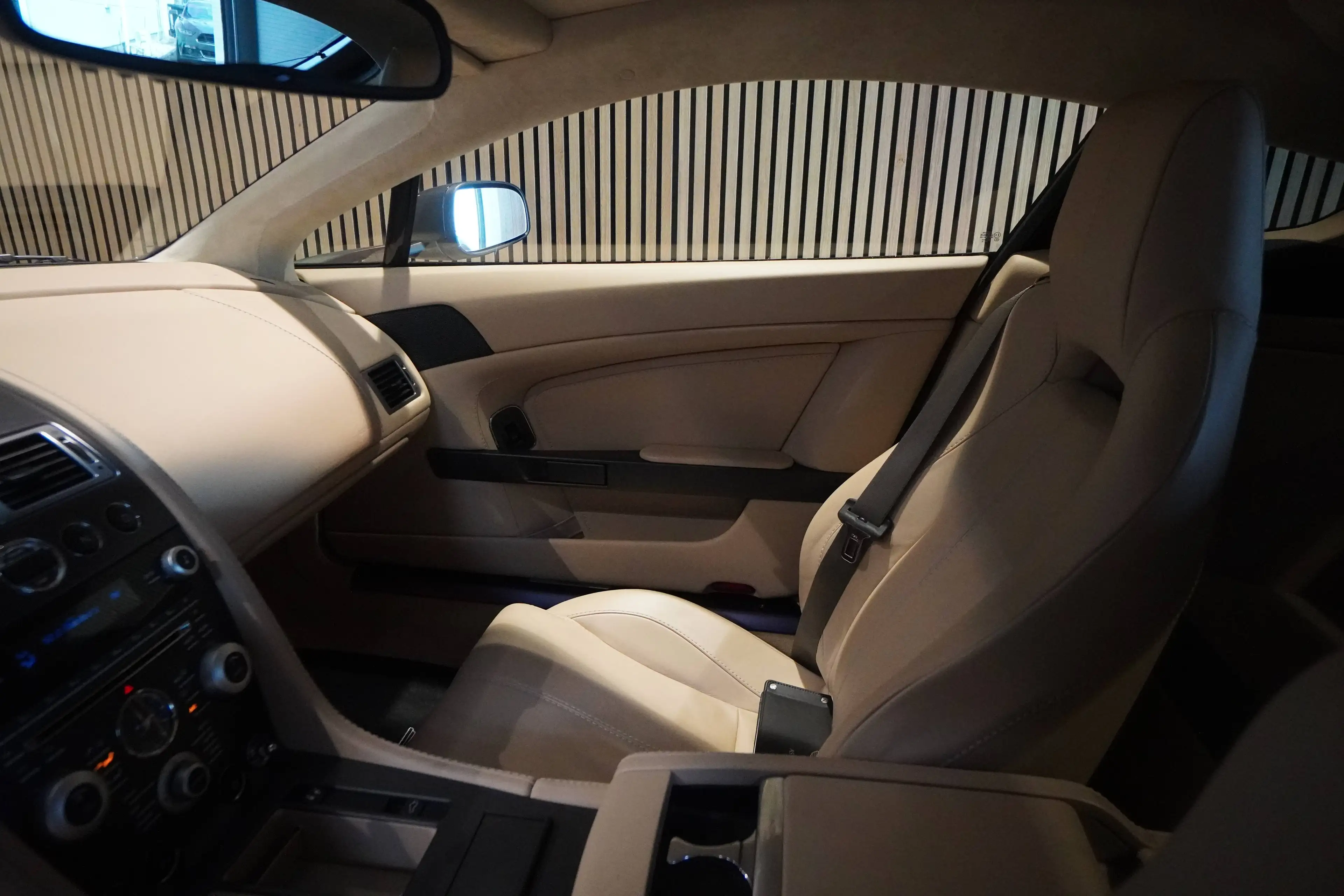 Aston Martin Vantage V8 Vantage Sportshift-BRD-U-frei-Nur 43000 KM — photo 10