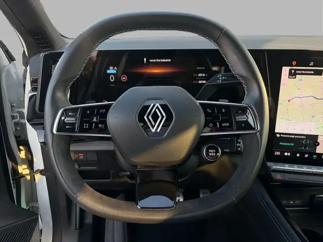 Renault Austral view 10