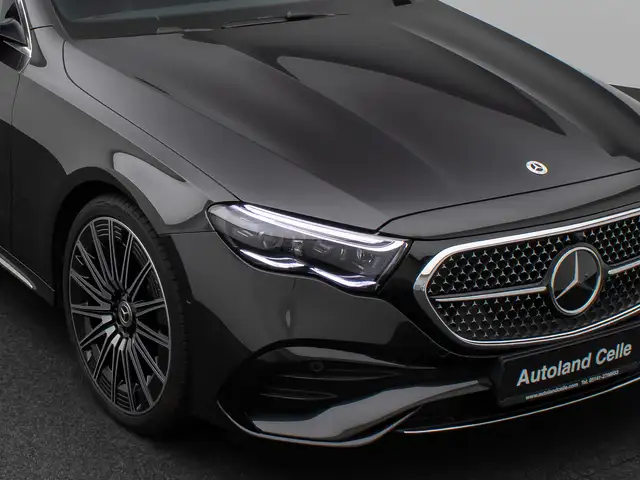 Mercedes-Benz E-Class view 17