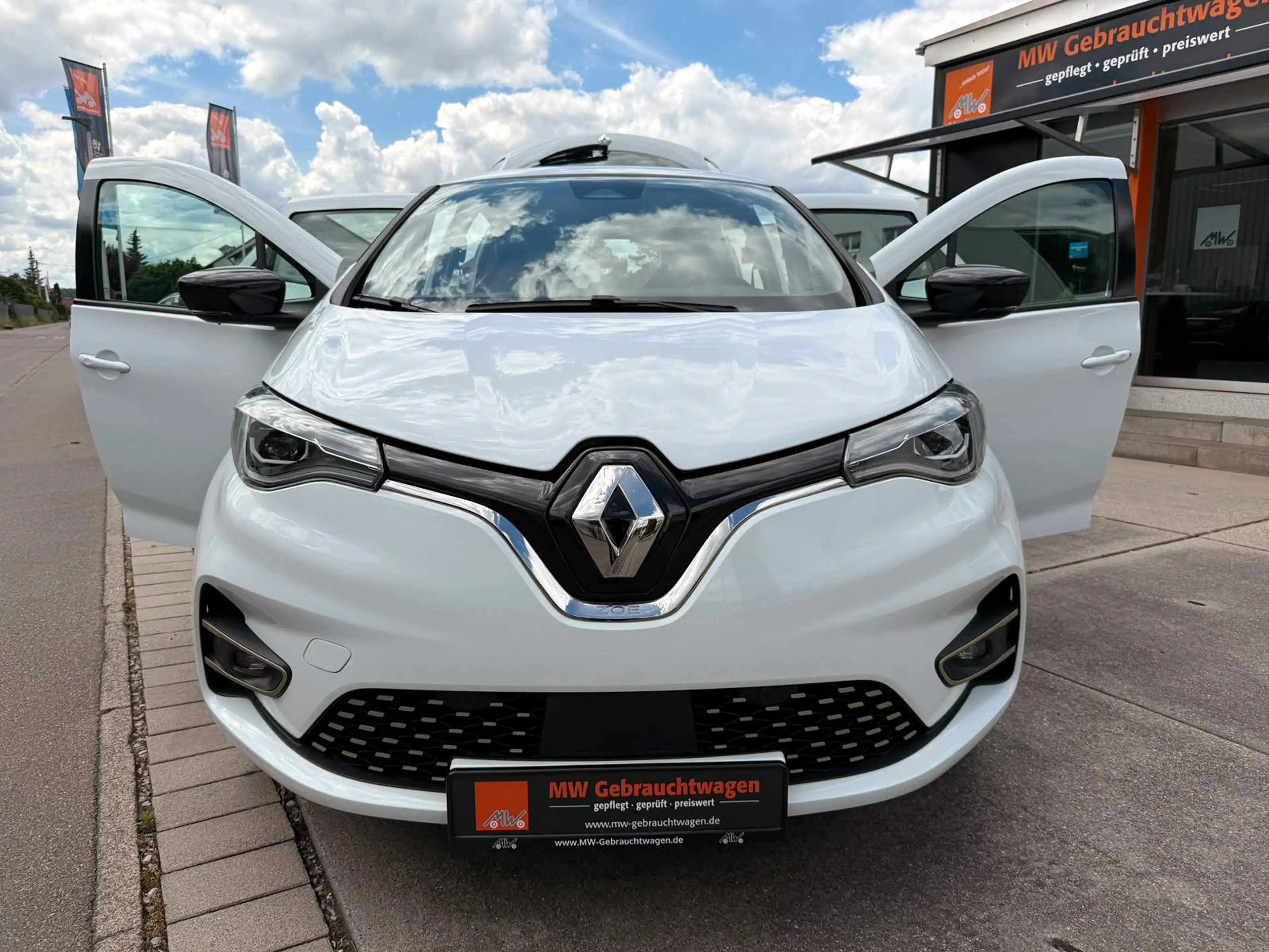 Renault ZOE R135 Iconic 52kWh KAM NAV BOSE SHZ PDC LED — photo 5