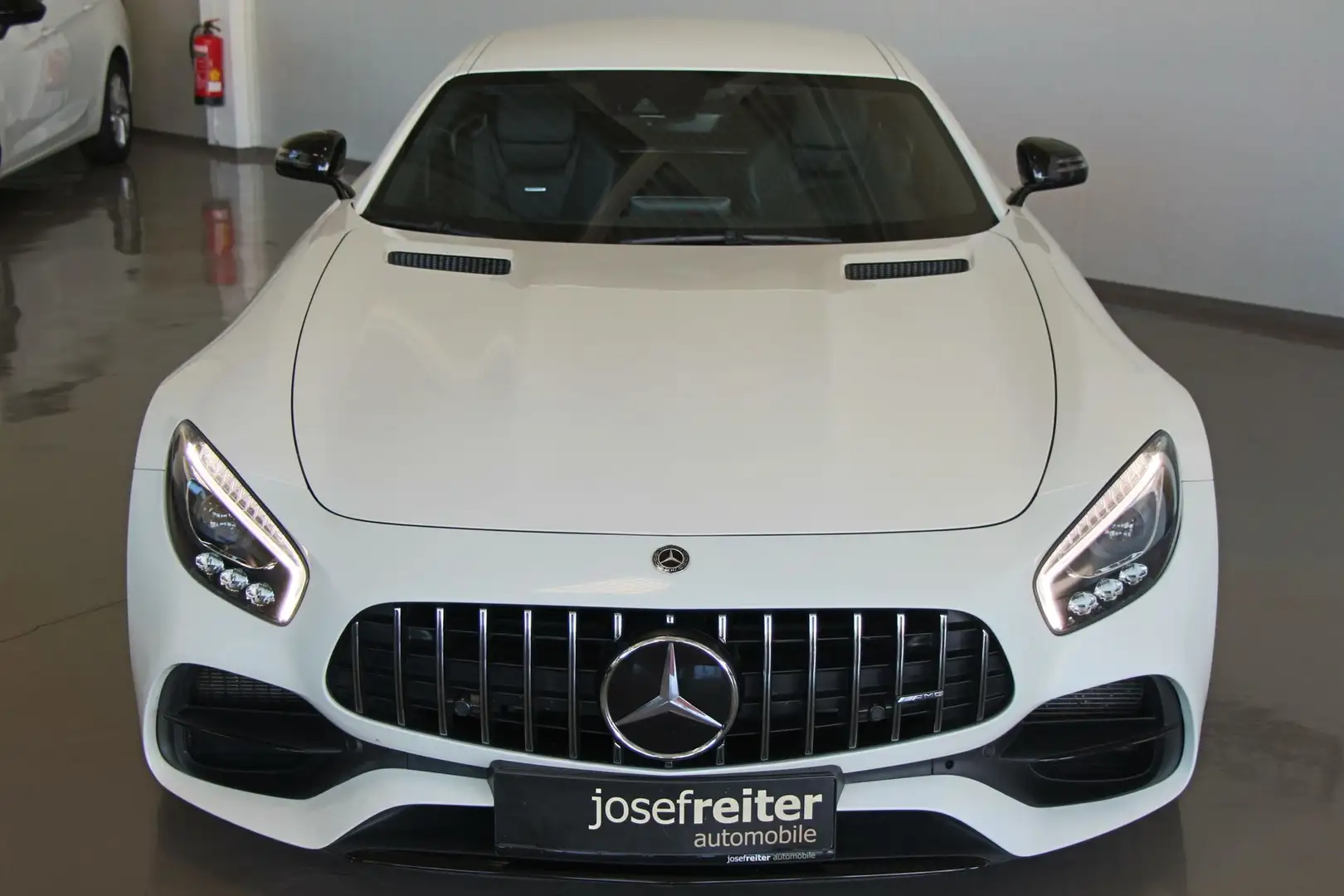 Mercedes-Benz AMG GT S Coupe Weiß - 2