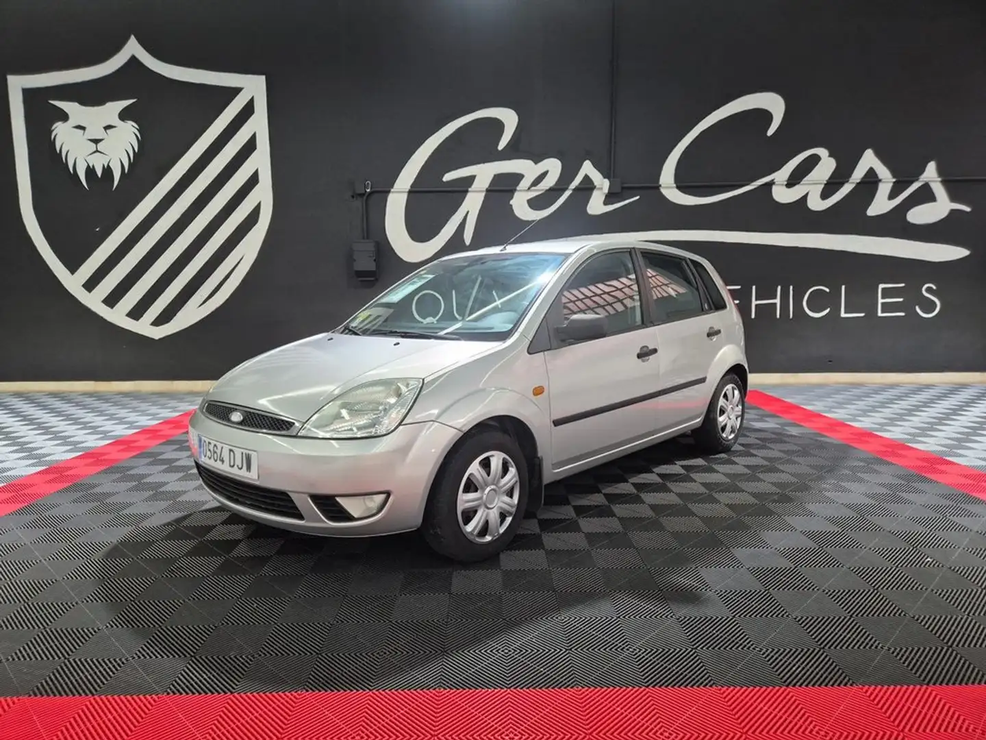 Ford Fiesta 1.4 Ghia Plateado - 1