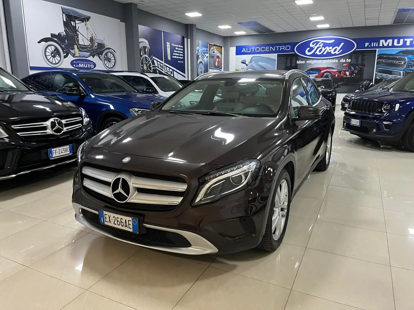 Mercedes-Benz GLA 220 GLA-X156 2014 d (cdi) Sport 170cv auto Marrón - 1