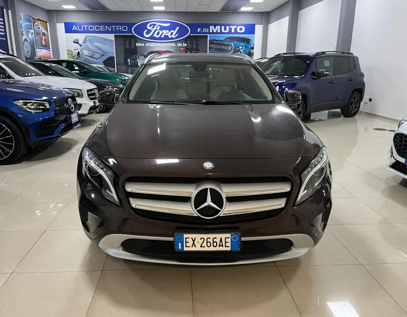 Mercedes-Benz GLA 220 GLA-X156 2014 d (cdi) Sport 170cv auto Marrón - 2