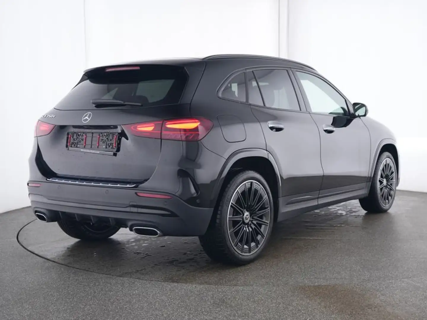 Mercedes-Benz GLA 250 e AMG Plug-In Hybride Edition AMG Line | Panorama Zwart - 2