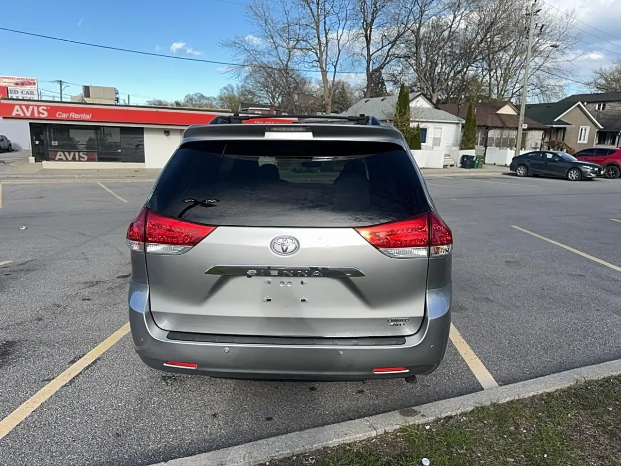 Toyota Sienna снимка Toyota Sienna