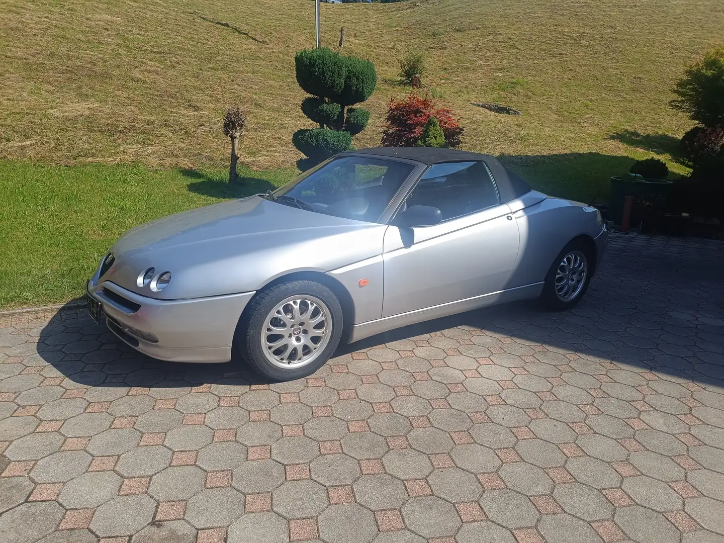 Alfa Romeo Spider Spider 2.0 16V Twin Spark Silber - 2