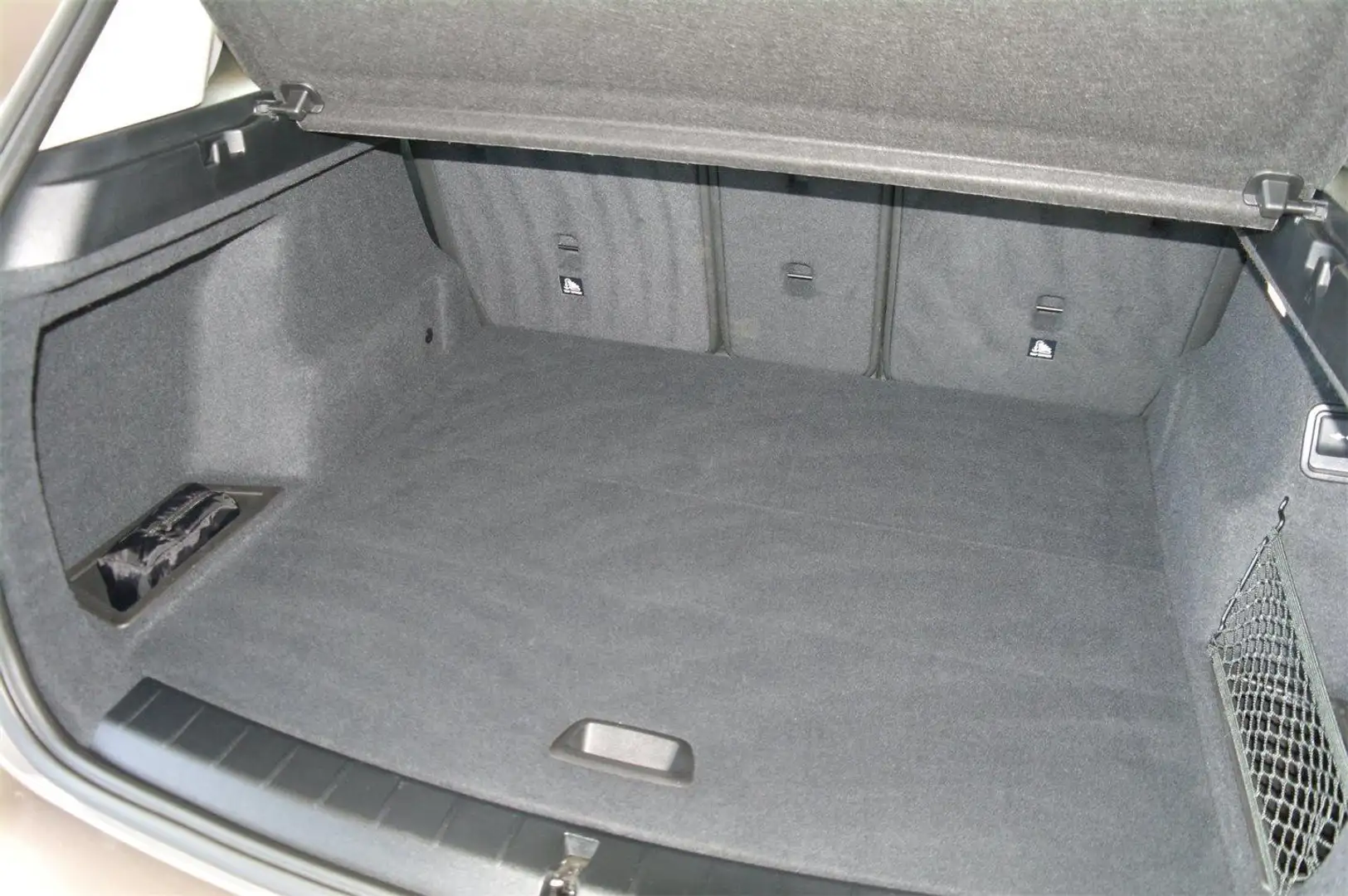 BMW X1 sDrive18i Beige - 2