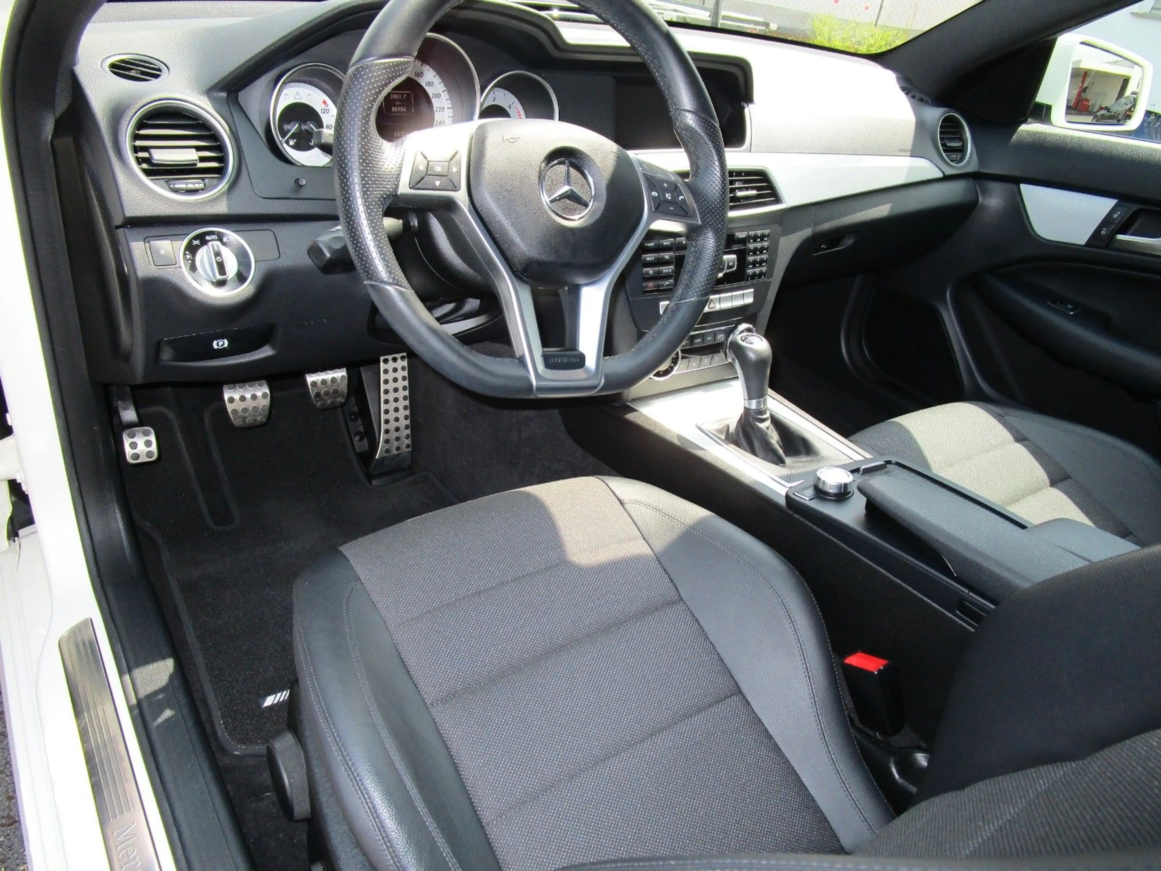 Mercedes-Benz C 250 C -Klasse Coupe C 250 CDI AMG-PAKET — photo 11