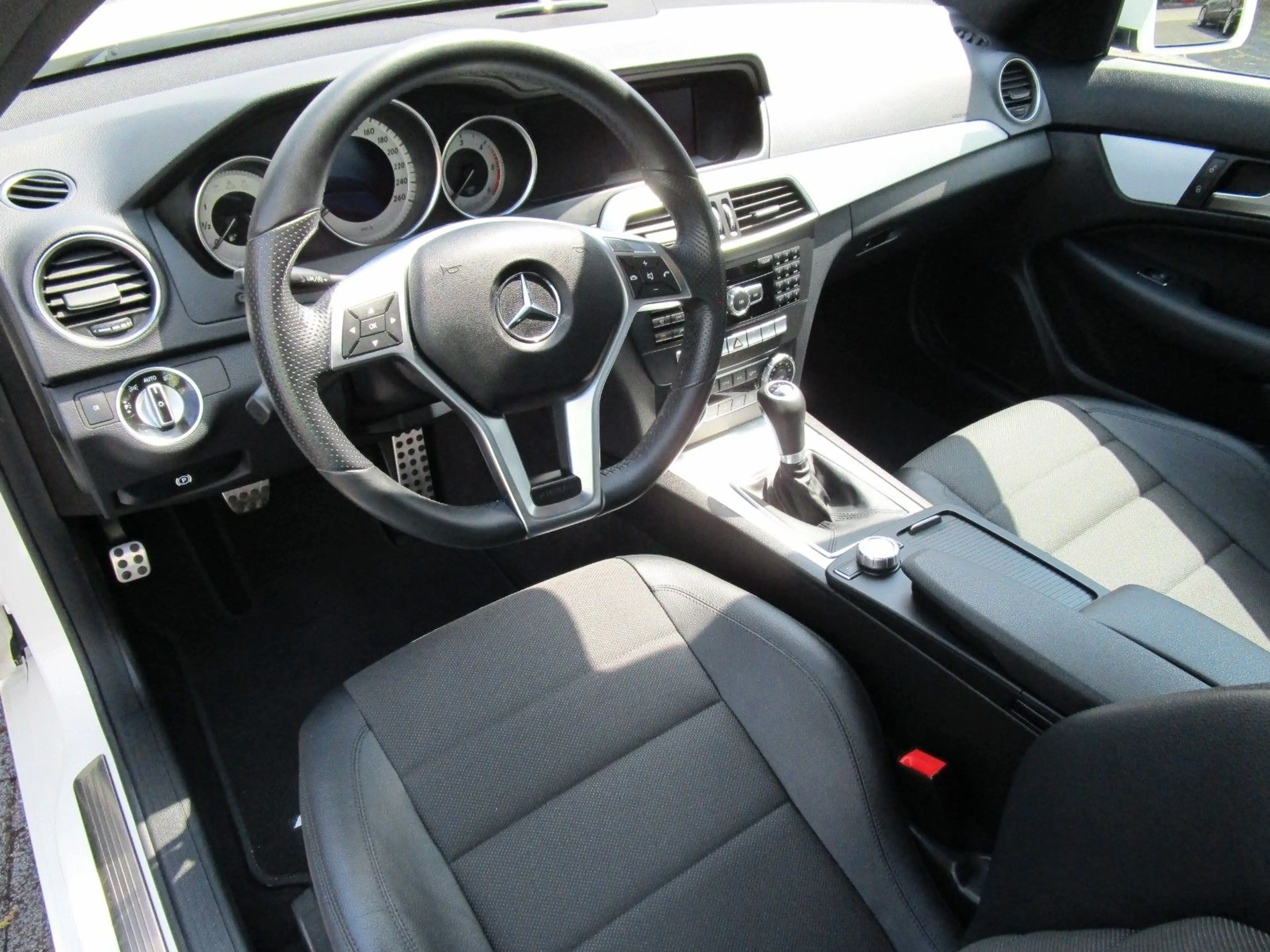 Mercedes-Benz C 250 C -Klasse Coupe C 250 CDI AMG-PAKET — photo 14