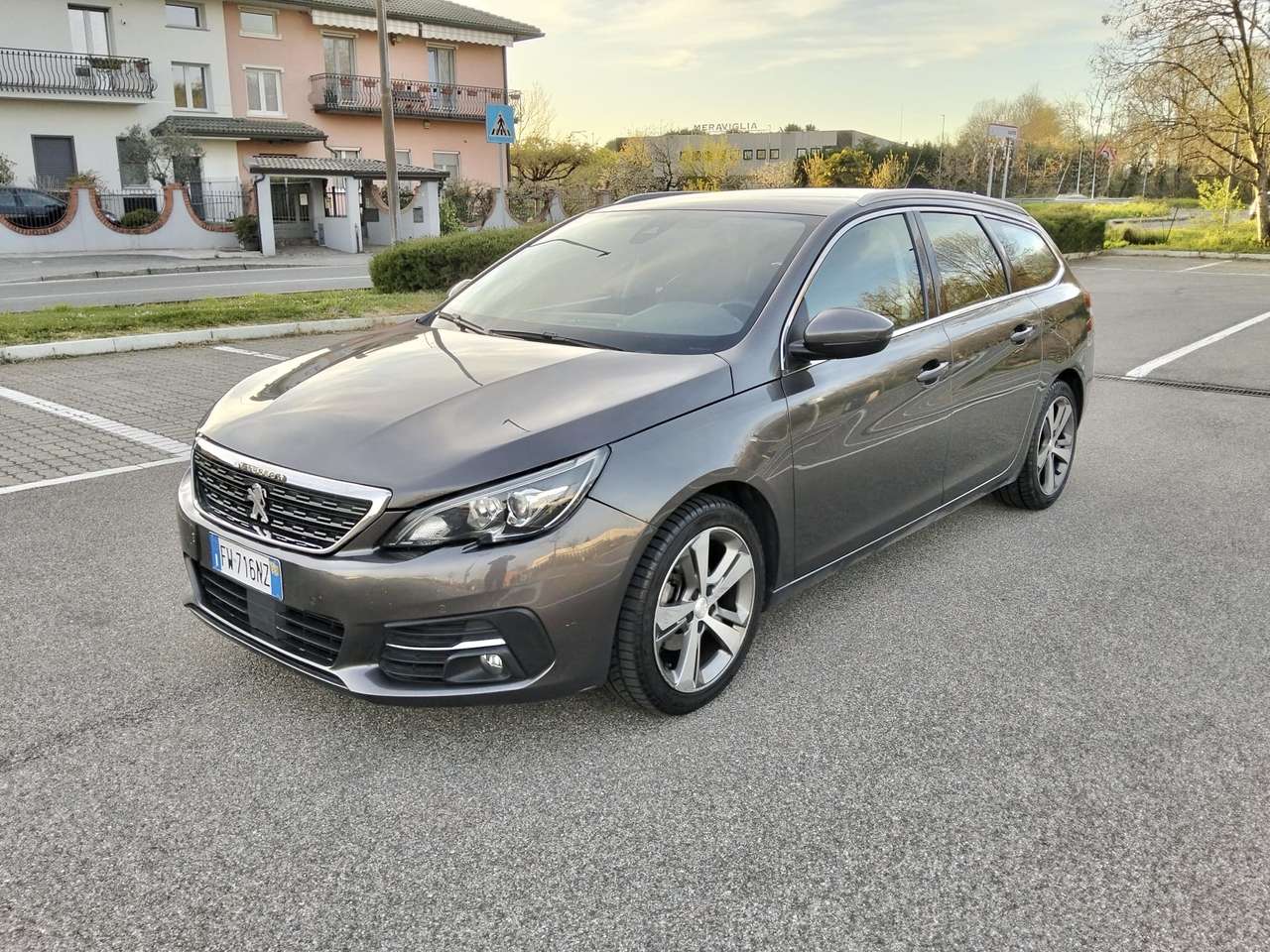 Peugeot 308 BlueHDi 130Cv S&S EAT 8 Automatik*Navi*Euro 6
