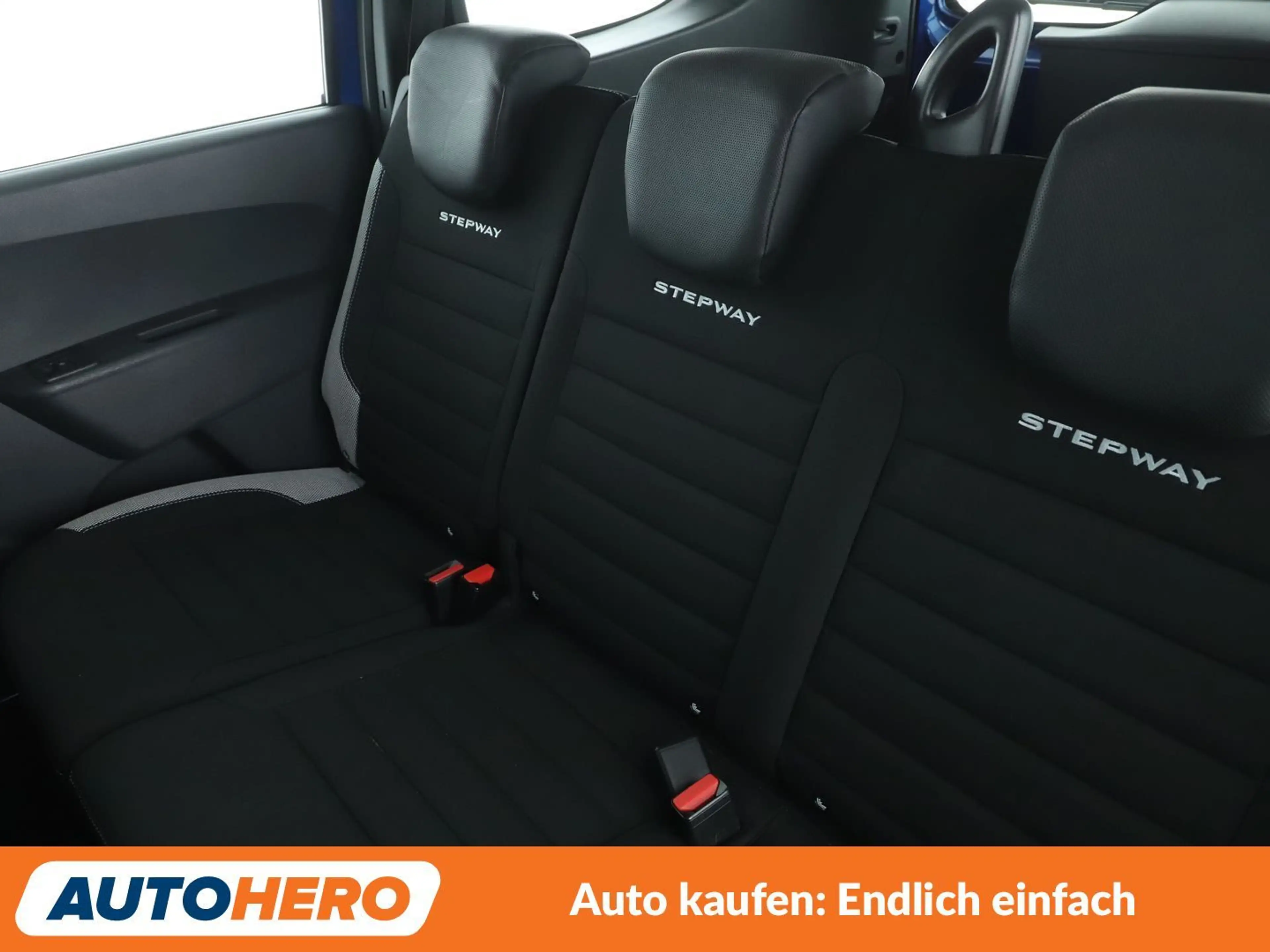 Dacia Lodgy 1.5 Blue dCi Stepway *NAVI*CAM*SHZ*TEMPO*KLIMA* — photo 14