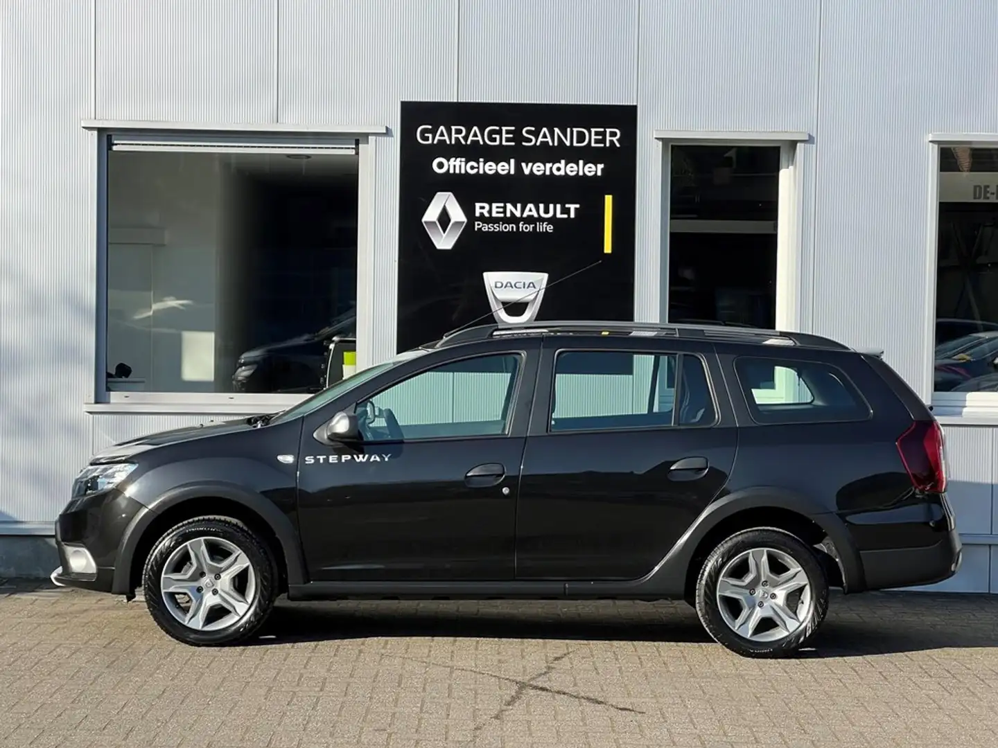 Dacia Logan TCe 90 Pk Stepway "Rainbow" Zwart - 2
