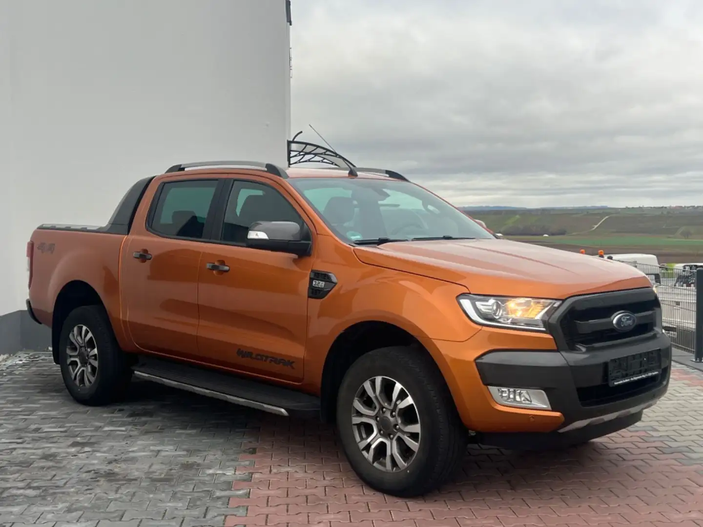 Ford Ranger Wildtrak DOKA 4x4*NUR 93TKM*1HAND*KAMERA* Orange - 1