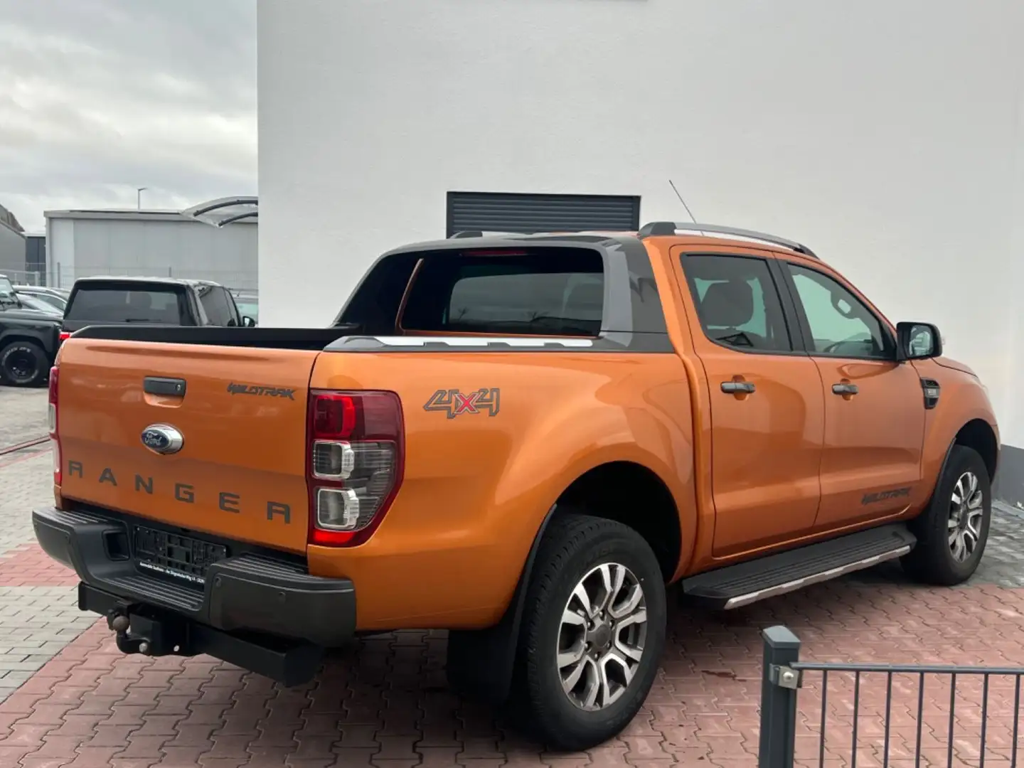 Ford Ranger Wildtrak DOKA 4x4*NUR 93TKM*1HAND*KAMERA* Orange - 2