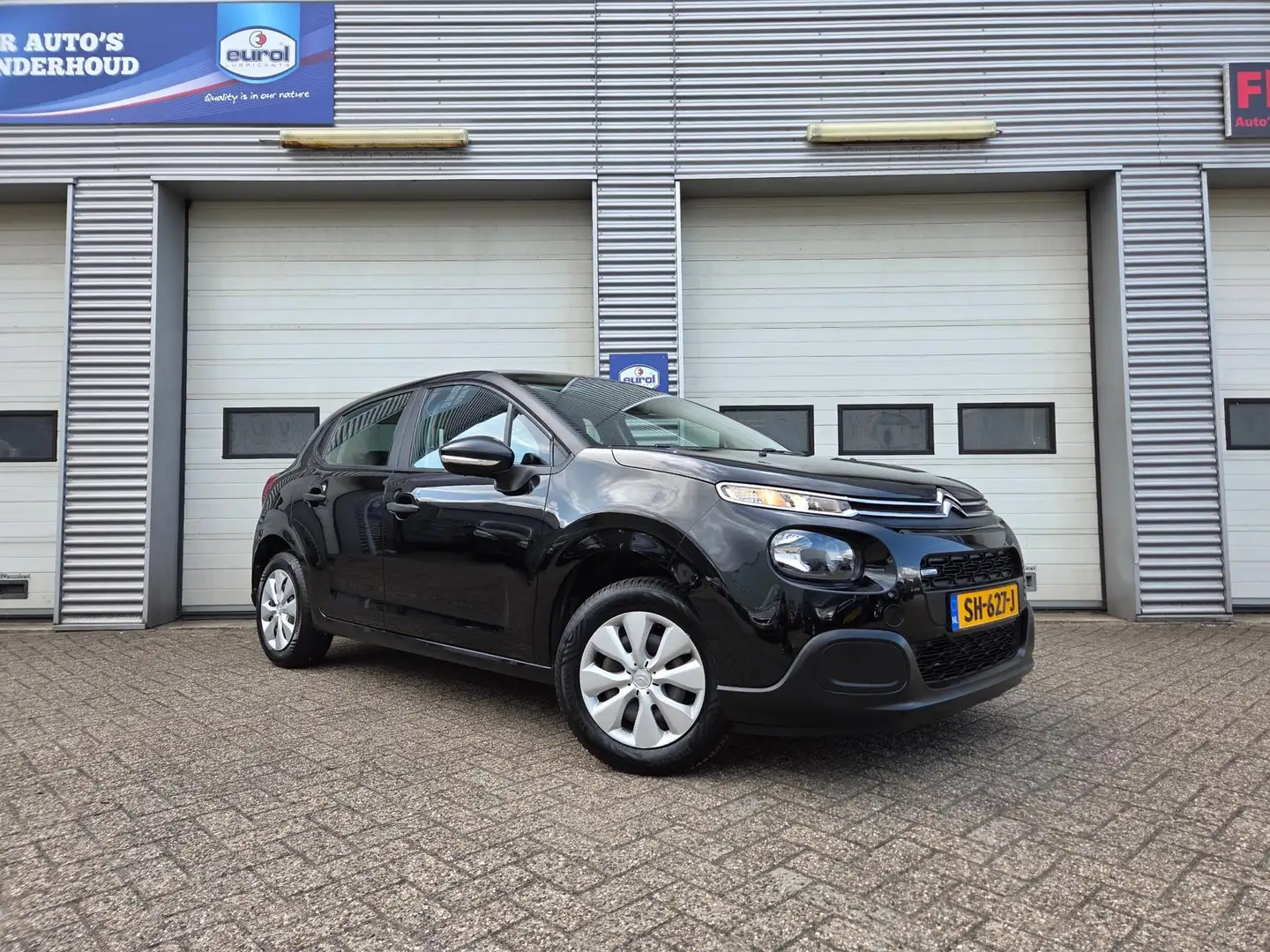 Citroen C3 1.2 PureTech Live Zwart - 1