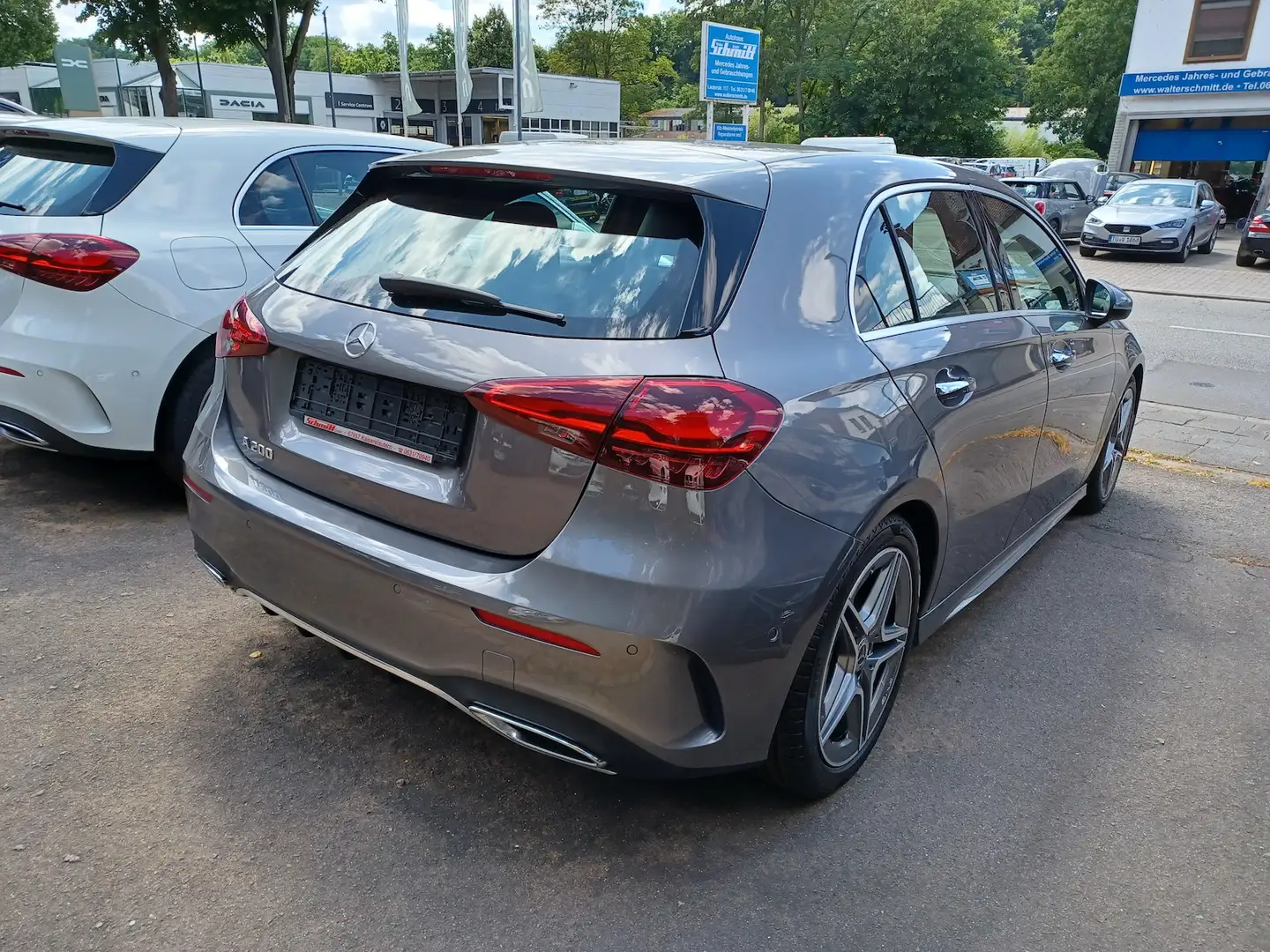Mercedes-Benz A 200 AMG-Line*el. Panorama-SD*R.-Kamera* Gris - 2