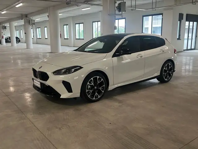 BMW 1 Series view 3