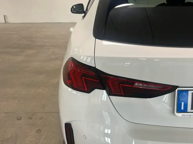 BMW 1 Series view 9