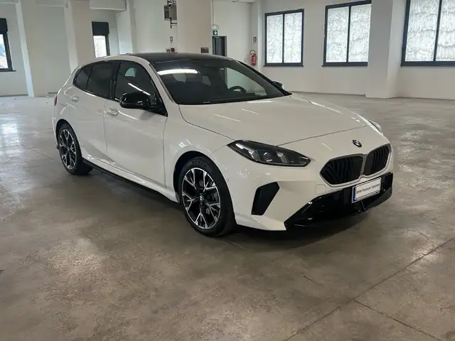 BMW 1 Series view 2