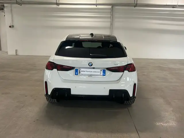 BMW 1 Series view 8