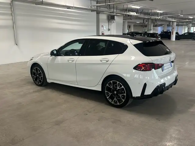BMW 1 Series view 15