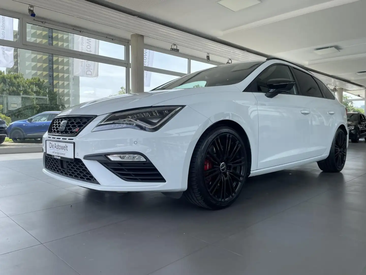 SEAT Leon ST Cupra 300 4D 2.0 TSI DSG NAVI ACC LED Klima Weiß - 2