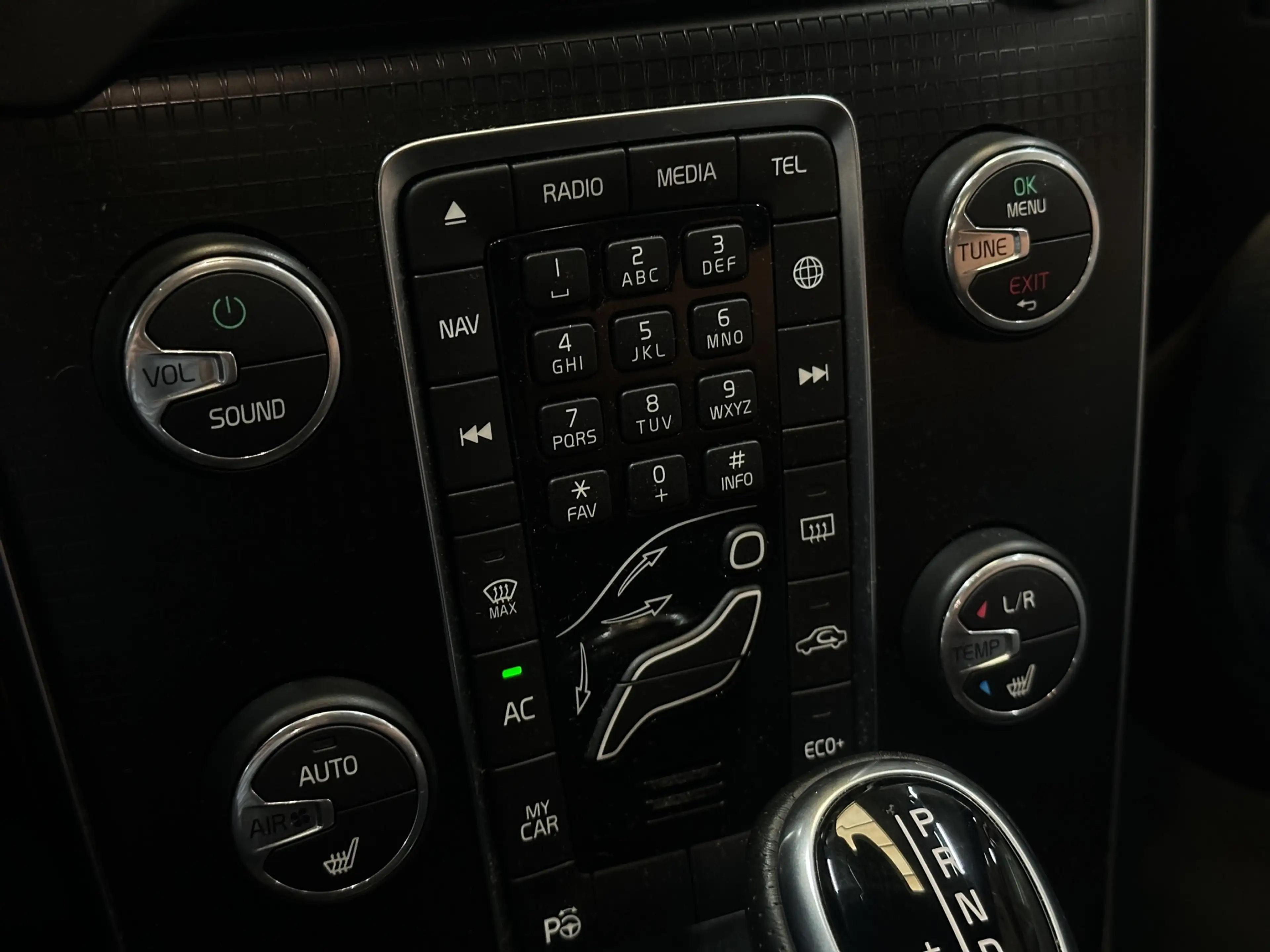 Volvo V40 1.5 T3 Polar+ Sport | Panoramadak | Stoelverwarmin — photo 23