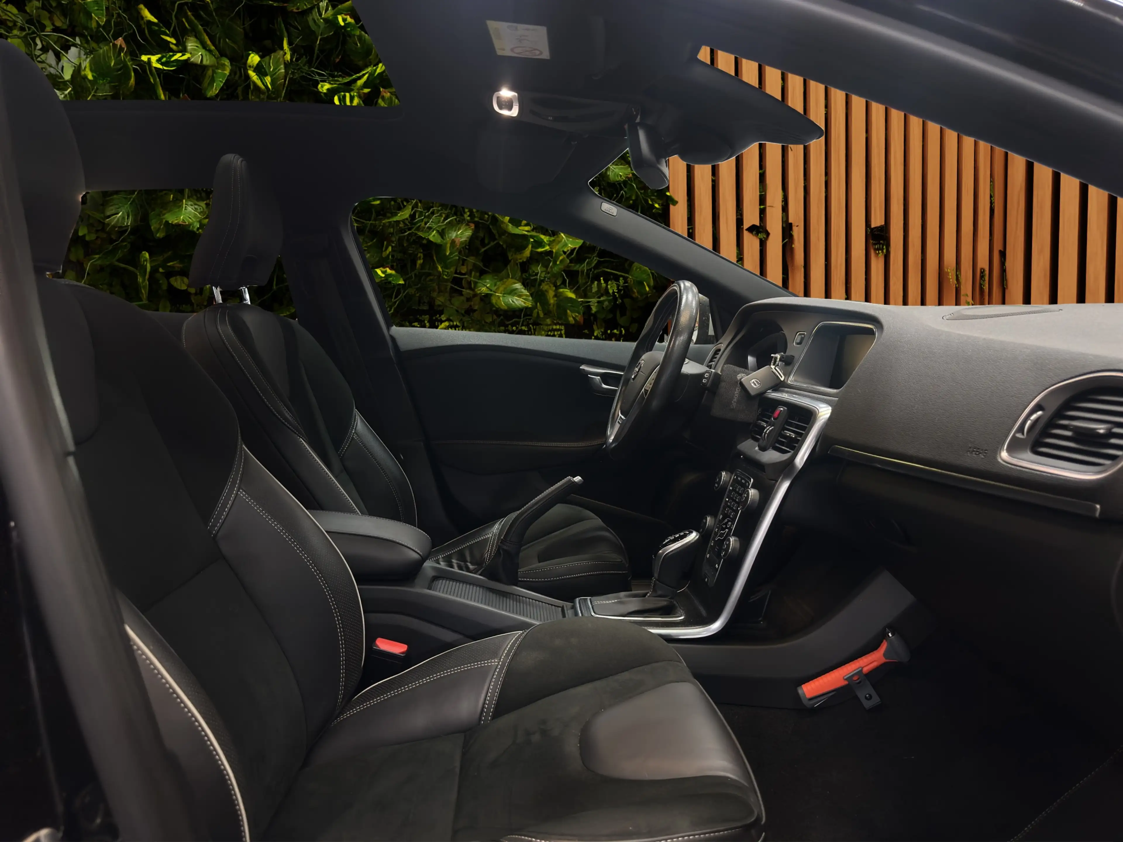 Volvo V40 1.5 T3 Polar+ Sport | Panoramadak | Stoelverwarmin — photo 11